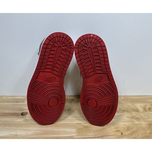 Jordan 1 Retro High OG NRG Homage to Home 2018 Size 4 / Women’s 5.5 Bred Chicago - Picture 9 of 13